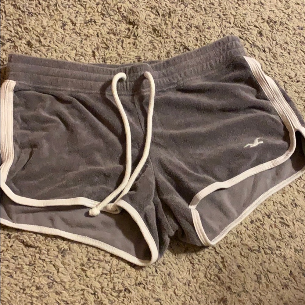 Comfy gray shorts